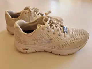 Sketchers Arch Fit Str. 39 hvide