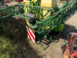 John Deere  412 24 m lift sprøjte