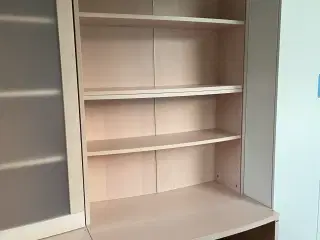 Stokke reoler skab