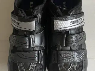 Cykelsko Shimano str 43 i god stand