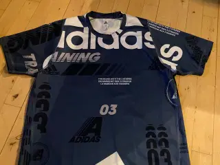 Adidas t-shirt 