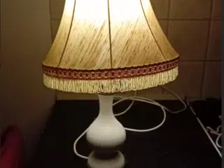 Antik porcelænslampe fra mine oldeforældre.