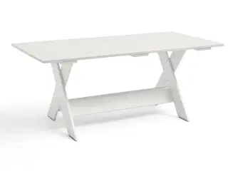 Et flot hvidt spisebord