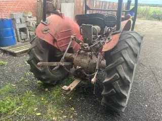 Massey Ferguson 135 traktor