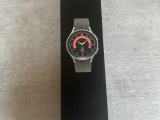 Samsung Galaxy  Watch 5 pro 