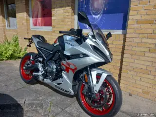 Suzuki GSX-8R