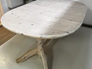 Spisebord fyrtræ