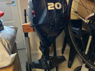 Poca 400 m/20 hk Mercury 