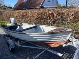 Brenderup 450kg bådtrailer + 4 m gladfiberjolle