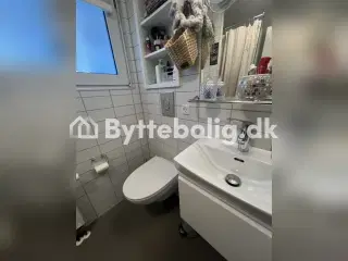 Lækkert rumligt rækkehus ✨