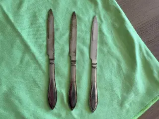 Tre små knive - prima nysilver 17 cm.  Ikke pudset