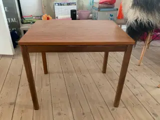 Lille bord i teak