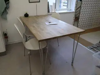 Spisebord med 3 stk. stole