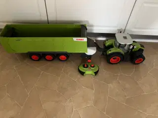 Fjernsyn traktor med vogn