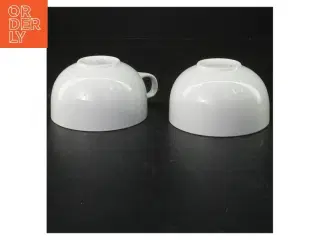 Hvide porcelænskopper fra Royal Copenhagen