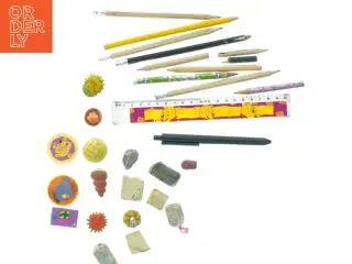 Skriveartikler og tilbehør (str. 14 cm)