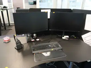 2 stk. computerskærme SAMSUNG F27T450FQR med tastatur og rollermouse