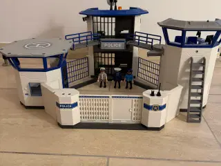 Playmobil politistation med fængsel