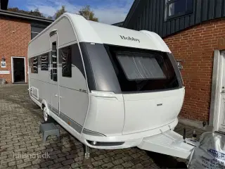 2026 - Hobby De Luxe 460 LU   Lækker enkelsengsvogn og rundsidegruppe fra Hinshøj Caravan