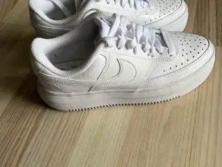 Nike cort vision Alta model 