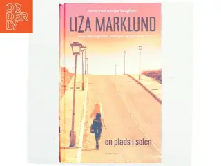 En plads i solen : krimi af Liza Marklund (Bog)