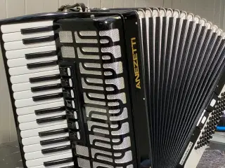 ANEZETTI Arnoldo 23 harmonika – 34 tangenter, 72 