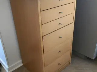 Fin Kommode med seks skuffer