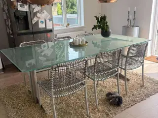 Stort glas spisebord