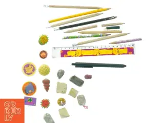 Skriveartikler og tilbehør (str. 14 cm)