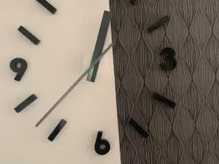 Væg-ur