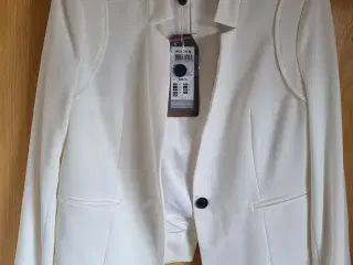 Kort jakke fra Garcia jeans NY
