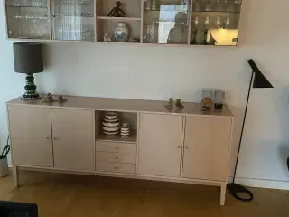 Væghængt skab + overskab i lys bøgefiner