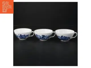 Porcelænskopper med blå blomst fra Royal Copenhagen (str. 3 styk, ø 10 cm)