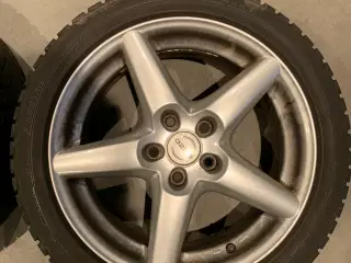 Alufælge med dæk 225/45R17 