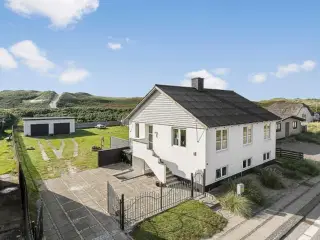 Sommerhusidyl i f�rste klitr�kke ved Vesterhavet