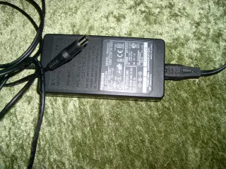 Toshiba strømforsyning