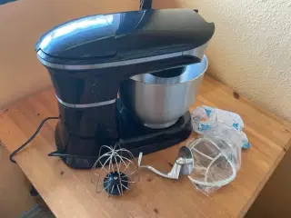 Køkkenmaskine med kødhakke og blender