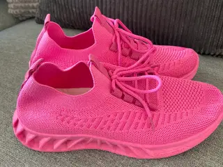Pink Sneakers 