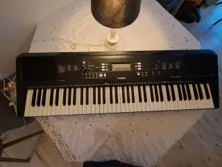 Yamaha PSR-EW300 , 76 tangenter