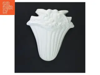 Keramisk væg vase med dekor (str. 20x20 cm)