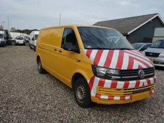 VW Transporter 2,0 TDi 102 Kassevogn lang