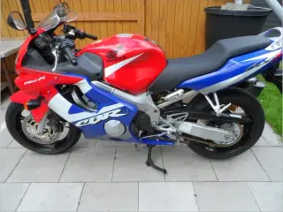 Honda CBR600FI- Rød/Blå. flot og hurtig MC. U/A.