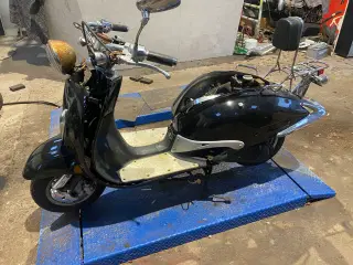 Huatian 45 scooter