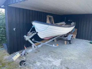 Fin jolle sælges