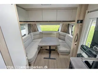 2025 - Hobby De Luxe 460 LU   Flot Hobby De Luxe 460 LU 2025-model - til elbilen eller den mindre bil