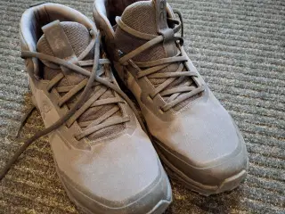 OC Vandrestøvle, kun brugt én gang.