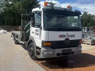 Mercedes-Benz 1523