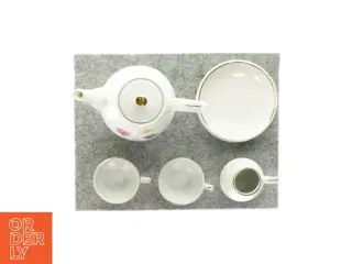 te eller kaffestel i porcelæn til leg (str. 4 x 5 og 7 x 4 og 10 og 13 x 5cm)