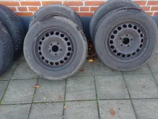 Mercedes stålfælge.