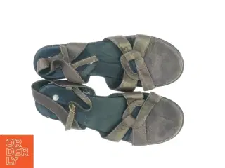 Sandaler (str. 40 )
